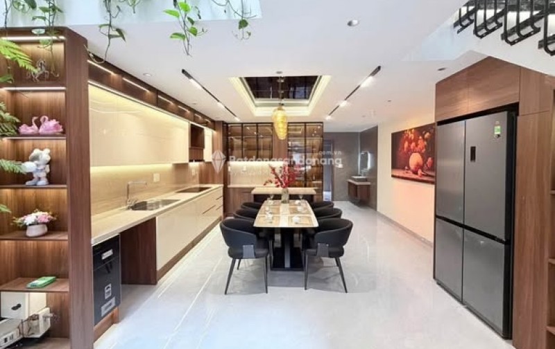 Nhà Đẹp tại Hoà Xuân, gần đại siêu thị AEON MALL, sát góc Văn Tiến Dũng